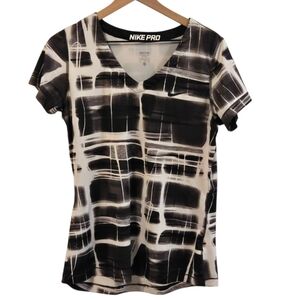 Nike Pro Black White Geometric  Fitted V-neck Short Sleeve Tee Size XL.